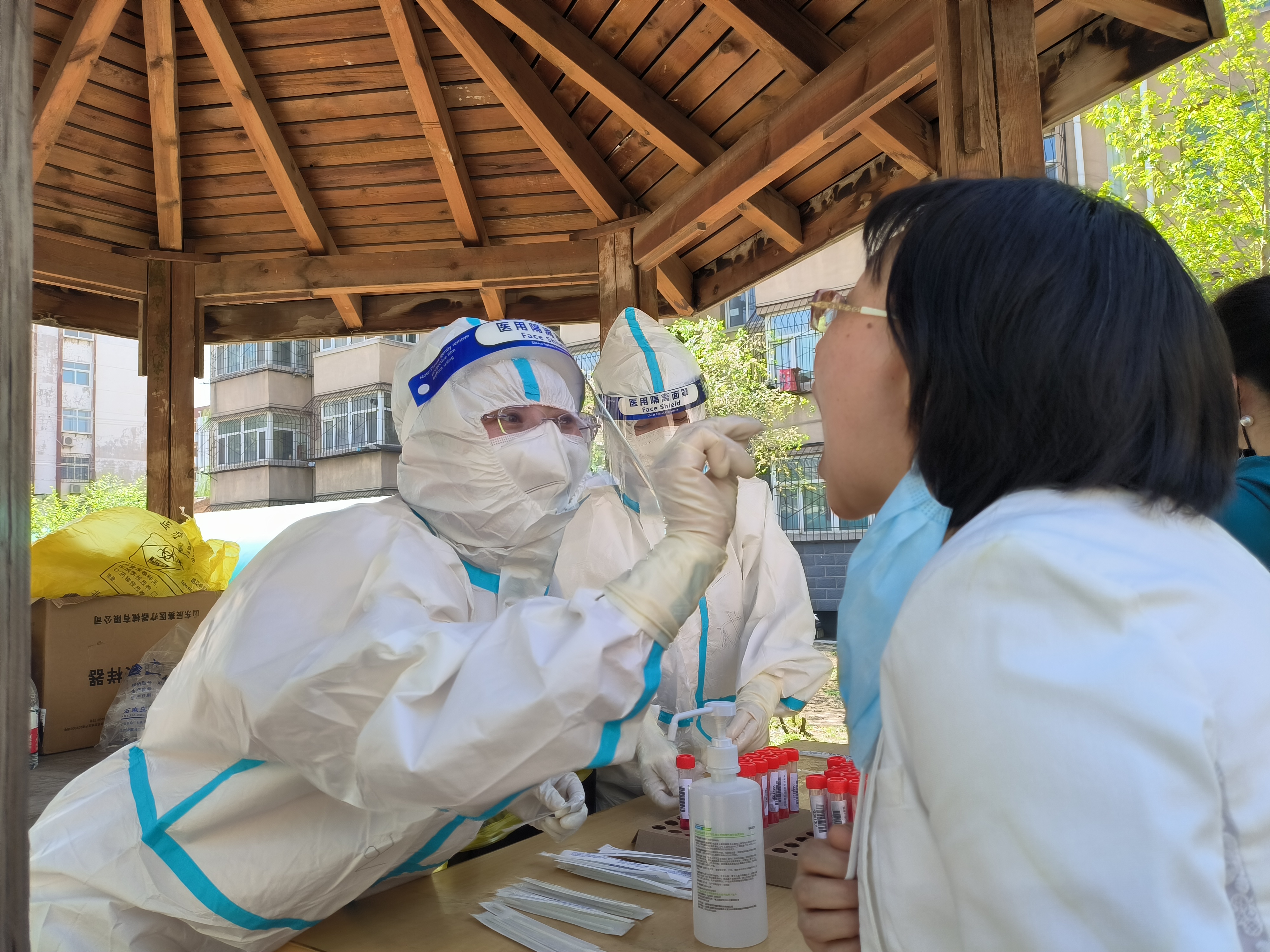 附属第二医院积极响应宣化区全员核酸采集工作